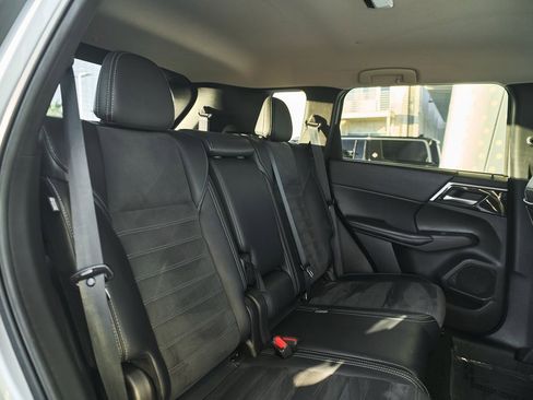 Used 2024 Mitsubishi Outlander SE image 24