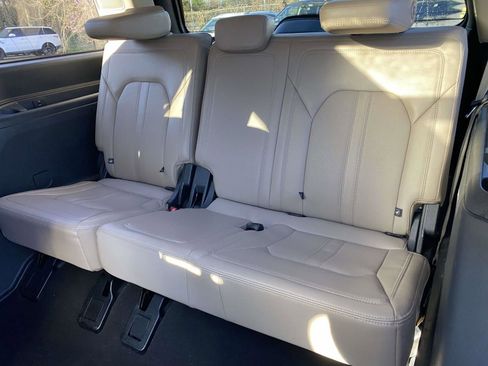 Used 2024 Ford Expedition Limited image 13