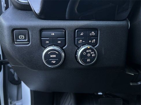 Used 2024 GMC Sierra 3500 SLE image 17