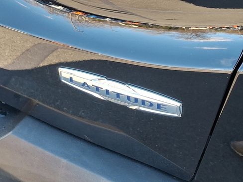 Used 2022 Jeep Renegade Latitude w/ Convenience Group image 16