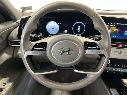 Used 2023 Hyundai Elantra SEL w/ Convenience Package image 18