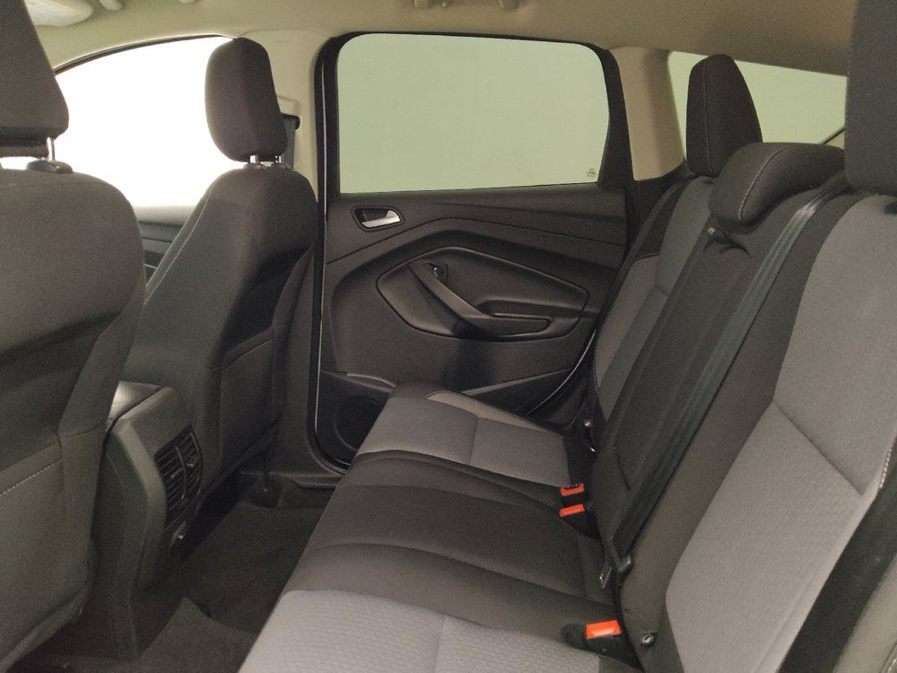 Used 2018 Ford Escape SE FWD image 18