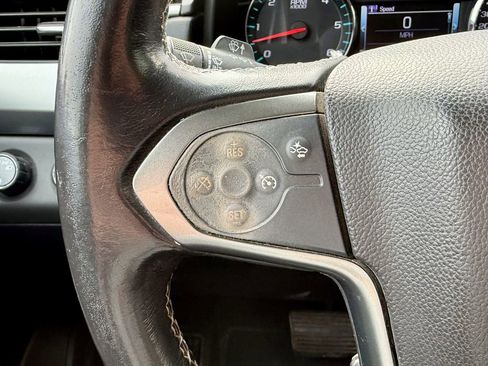 Used 2020 Chevrolet Suburban LT image 21