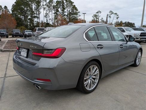 Used 2024 BMW 330e image 4