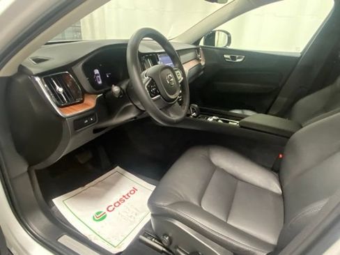 Used 2024 Volvo XC60 T8 Plus w/ Protection Package Premier AWD/4WD image 10