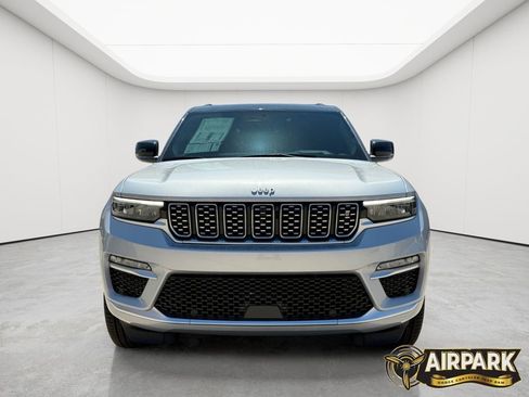 New 2025 Jeep Grand Cherokee Summit w/ Adv Protech Group IV AWD/4WD image 5