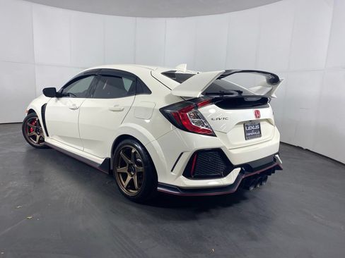 Used 2017 Honda Civic Type R image 10