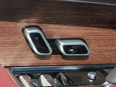 New 2025 Land Rover Range Rover SE image 17