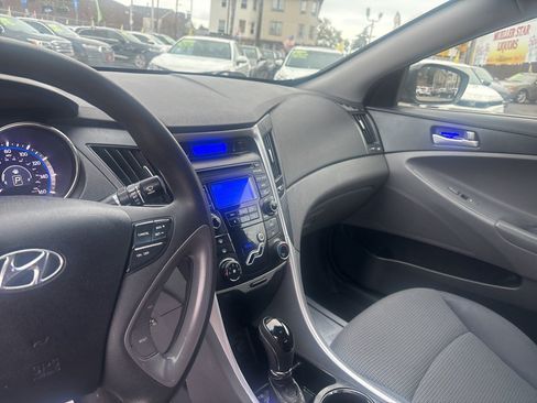 Used 2012 Hyundai Sonata GLS FWD image 16