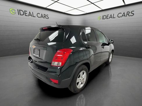 Used 2020 Chevrolet Trax LS w/ Tint and Cruise Package FWD image 5