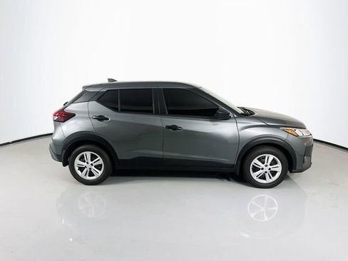 New 2025 Nissan Kicks Play S image 8