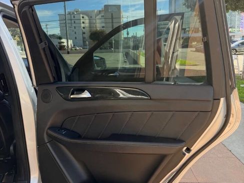 Used 2016 Mercedes-Benz GL 450 4MATIC w/ Premium I Package image 63