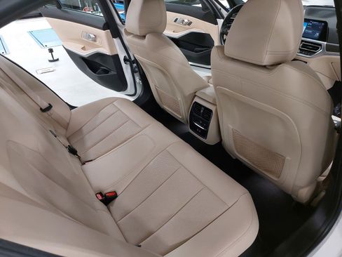 Used 2022 BMW 330i xDrive Sedan w/ Driving Assistance Package image 11