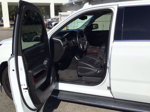 Used 2018 GMC Yukon SLT w/ Open Road Package image 5