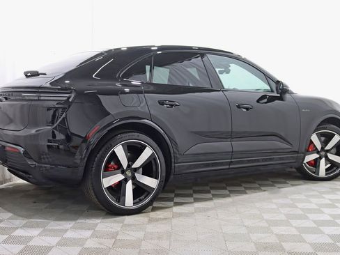 Used 2025 Porsche Macan Turbo Electric AWD/4WD image 9