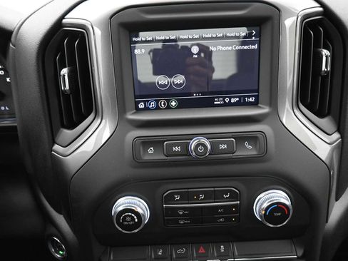 Used 2025 GMC Sierra 2500 Pro w/ Convenience Package image 15