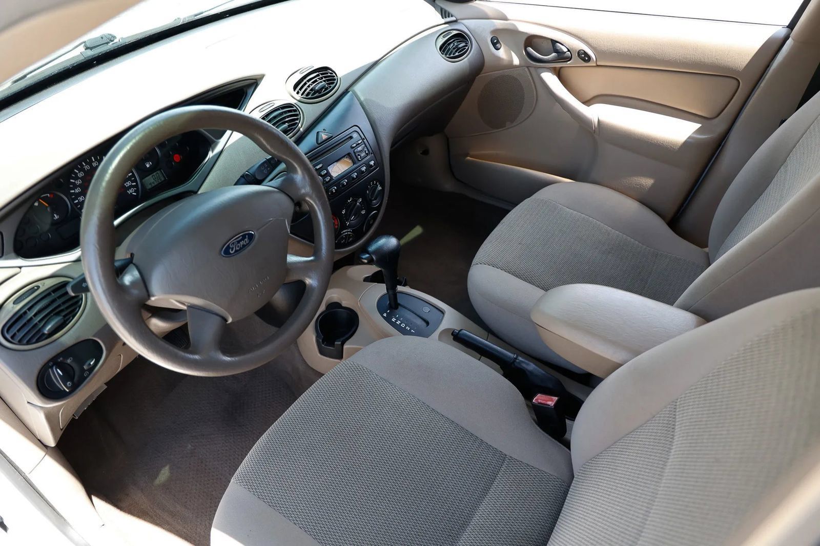 Used 2004 Ford Focus SE FWD image 17