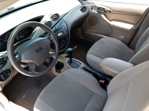 Used 2004 Ford Focus SE FWD image 17