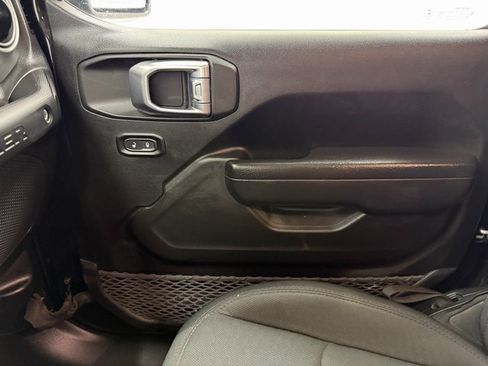 Used 2022 Jeep Wrangler Willys image 27