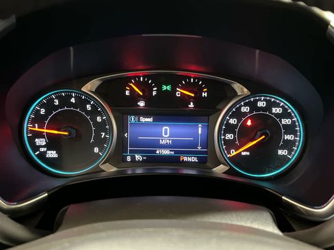 Used 2021 Chevrolet Equinox LT image 24