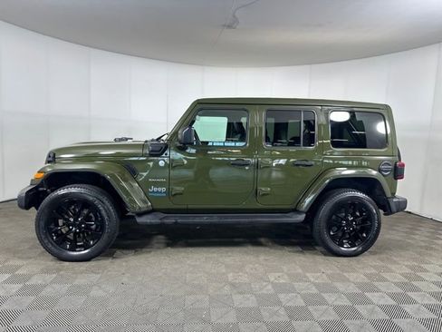 Used 2022 Jeep Wrangler Unlimited Sahara w/ Cold Weather Group image 6