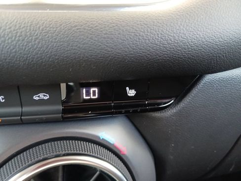 Used 2025 Chevrolet Blazer LT AWD/4WD image 25