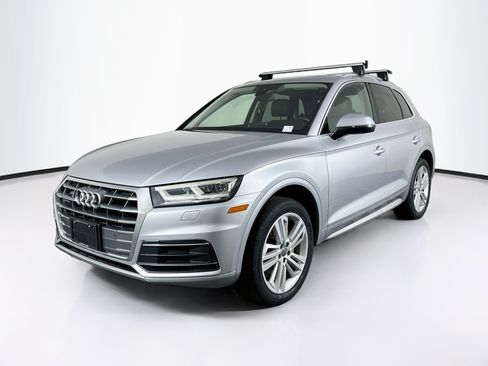 Used 2019 Audi Q5 2.0T Premium Plus w/ Premium Plus Package AWD/4WD image 3