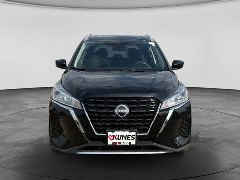 Used 2023 Nissan Kicks SV FWD image 4