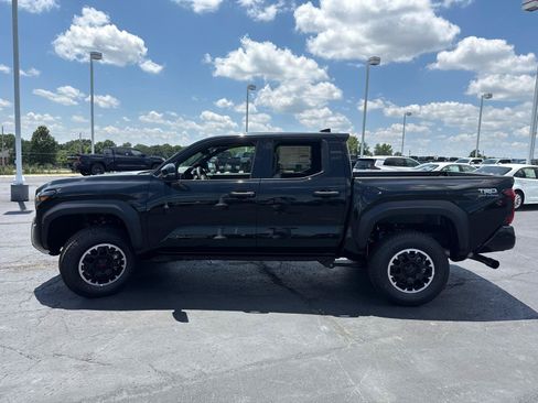 Used 2026 Toyota Tacoma TRD Off-Road AWD/4WD image 5