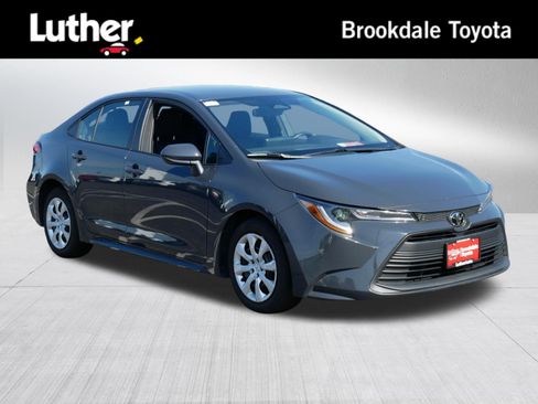 Certified 2025 Toyota Corolla LE FWD image 1