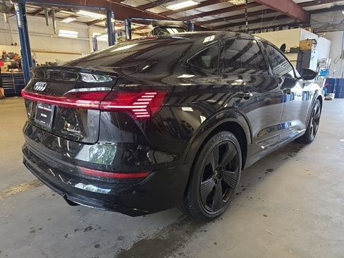 Used 2021 Audi e-tron Prestige w/ Prestige Package AWD/4WD image 3