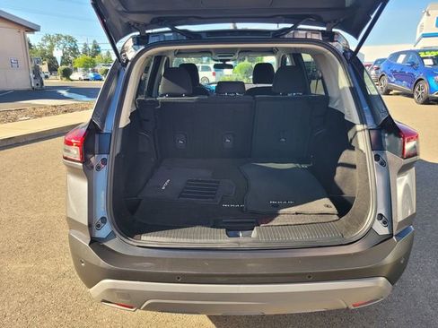 Used 2023 Nissan Rogue SV FWD image 11