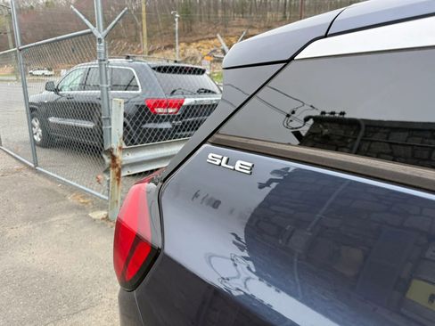 Used 2019 GMC Terrain SLE w/ Driver Convenience Package image 8