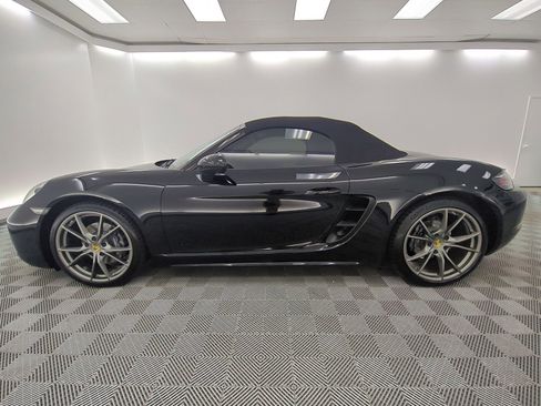 Used 2021 Porsche 718 Boxster image 2