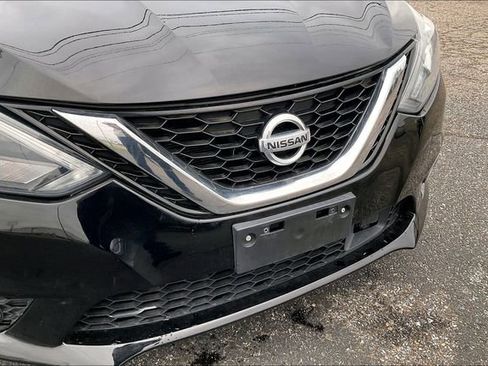 Used 2019 Nissan Sentra SR image 5