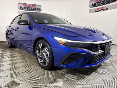Used 2025 Hyundai Elantra Sport FWD image 1
