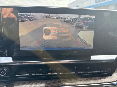 Used 2024 Chevrolet Silverado 1500 LT image 24