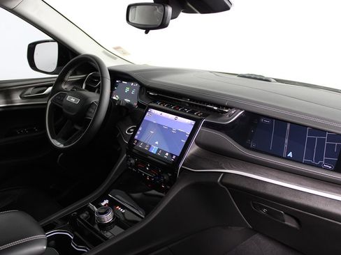 Used 2022 Jeep Grand Cherokee Limited 4xe image 14