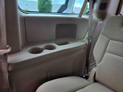 Used 2015 Dodge Grand Caravan American Value Package w/ UConnect Hands-Free Group FWD image 44