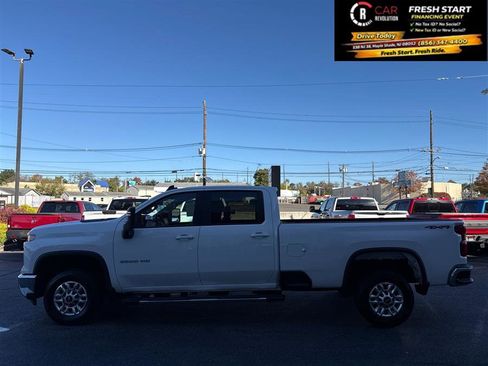 Used 2024 Chevrolet Silverado 2500 LT AWD/4WD image 4