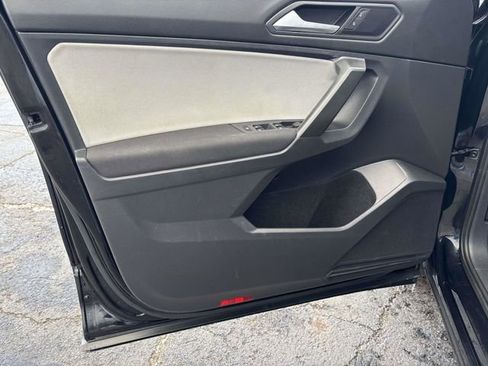 Used 2021 Volkswagen Tiguan S image 8