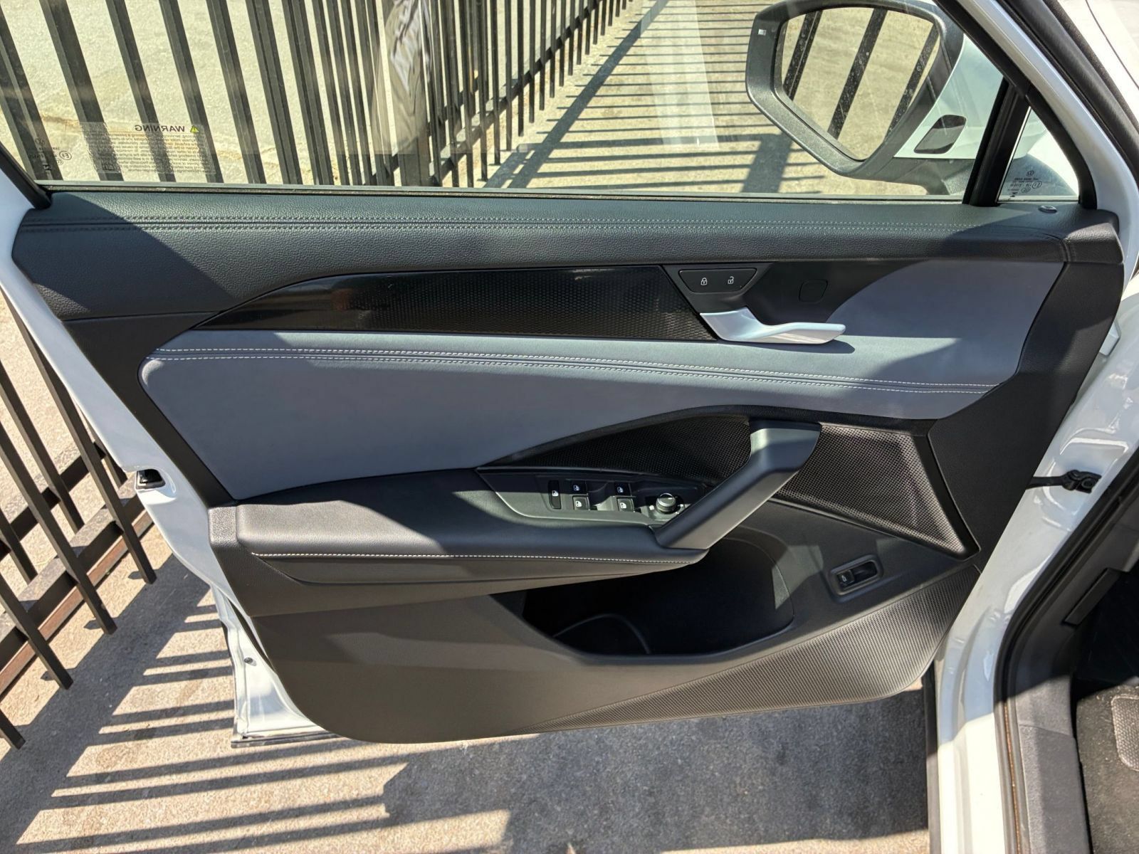 Used 2026 Volkswagen Tiguan SE FWD image 18