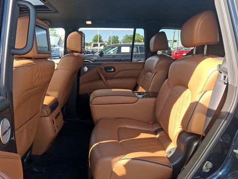 Used 2021 INFINITI QX80 Sensory w/ All-Season Package AWD/4WD image 10