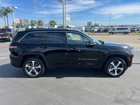 Used 2023 Jeep Grand Cherokee 4WD 4xe image 10