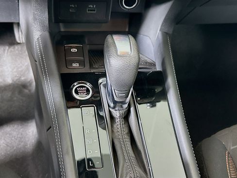 Used 2023 Nissan Kicks SR image 23