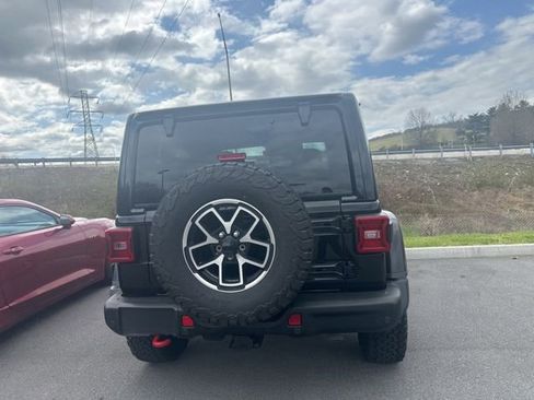 Used 2024 Jeep Wrangler Rubicon image 32