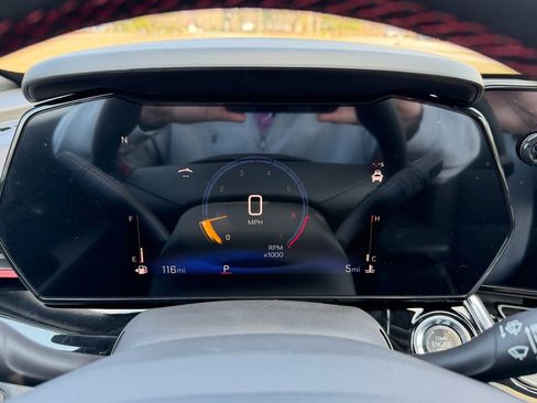 New 2026 Chevrolet Trax RS w/ Sunroof Package FWD image 4