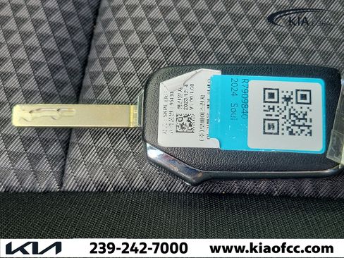 Certified 2024 Kia Soul LX FWD image 34