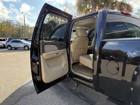 Used 2014 Chevrolet Silverado 2500 LTZ w/ LTZ Plus Package image 17