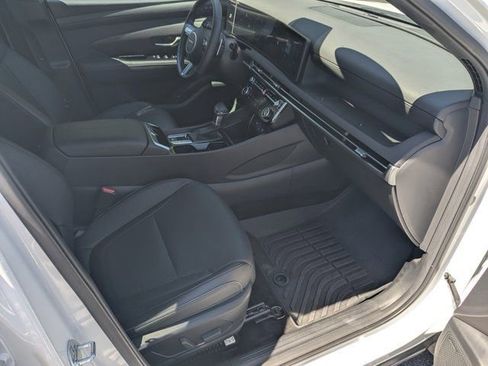 Used 2025 Hyundai Santa Cruz Limited AWD/4WD image 12